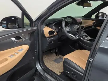 2023 Hyundai Santa Fe с пробегом 15 084 км