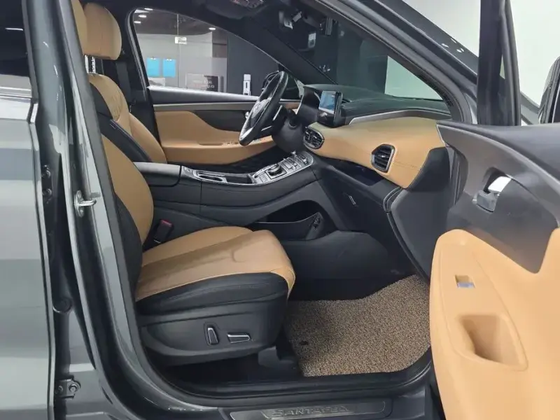 2023 Hyundai Santa Fe с пробегом 15 084 км