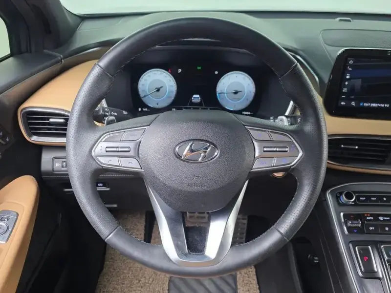 2023 Hyundai Santa Fe с пробегом 15 084 км