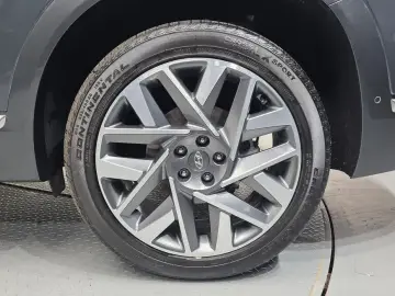 2023 Hyundai Santa Fe с пробегом 15 084 км