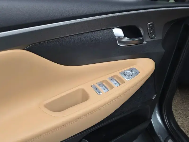 2023 Hyundai Santa Fe с пробегом 15 084 км