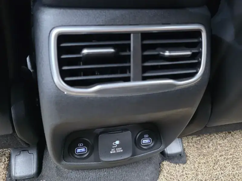 2023 Hyundai Santa Fe с пробегом 15 084 км