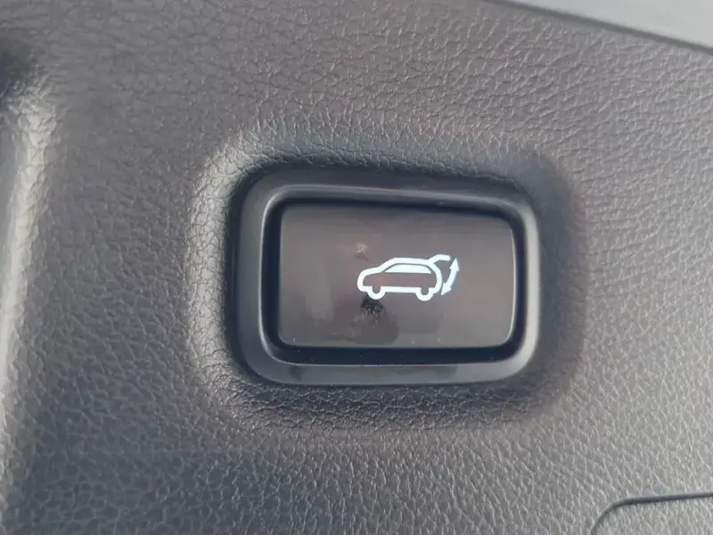 2023 Hyundai Santa Fe с пробегом 15 084 км