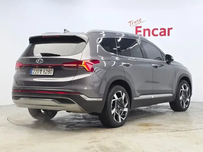 2023 Hyundai Santa Fe с пробегом 44 170 км