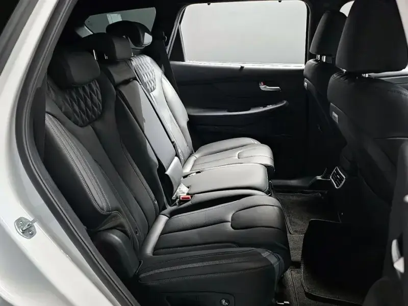 2021 Hyundai Santa Fe с пробегом 25 673 км