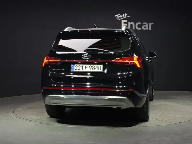 2023 Hyundai Santa Fe с пробегом 6 630 км