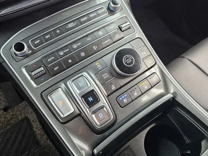 2022 Hyundai Santa Fe с пробегом 77 949 км