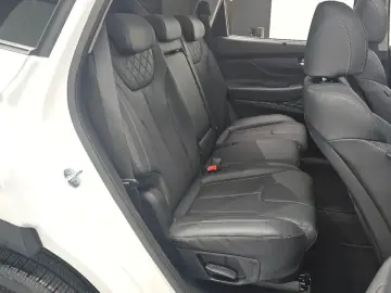 2023 Hyundai Santa Fe с пробегом 63 698 км