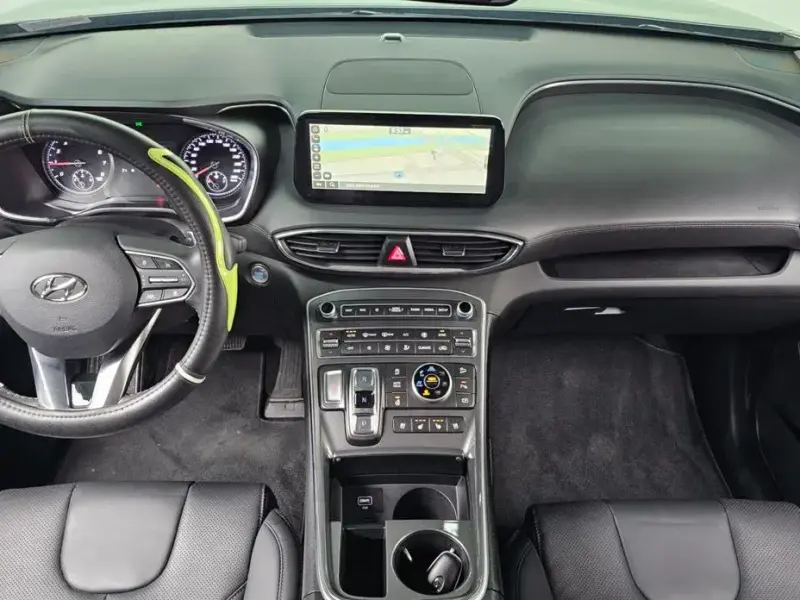 2023 Hyundai Santa Fe с пробегом 23 885 км