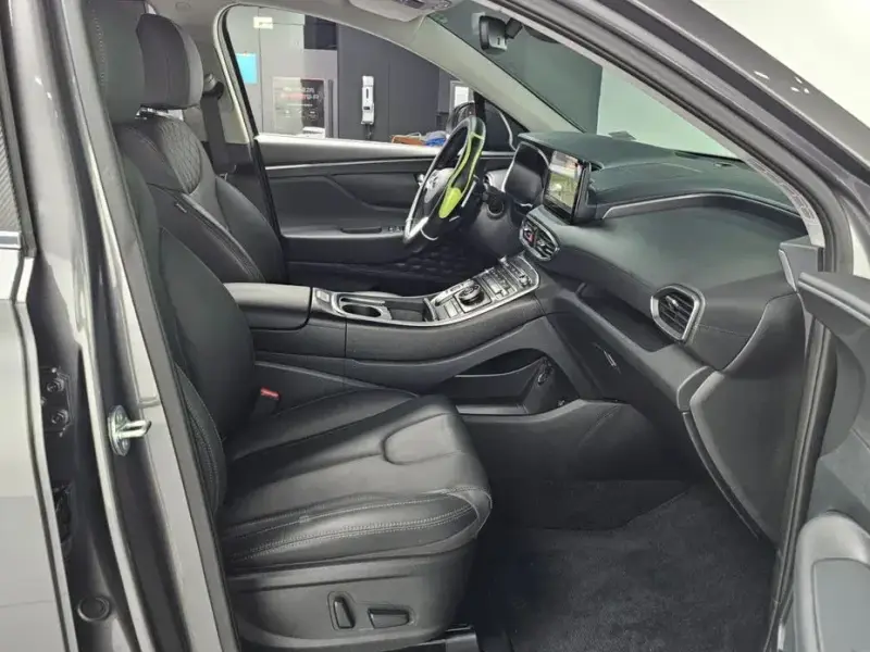 2023 Hyundai Santa Fe с пробегом 23 885 км