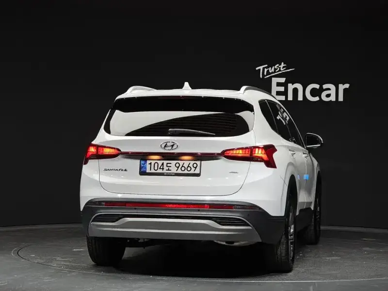 2021 Hyundai Santa Fe с пробегом 31 933 км