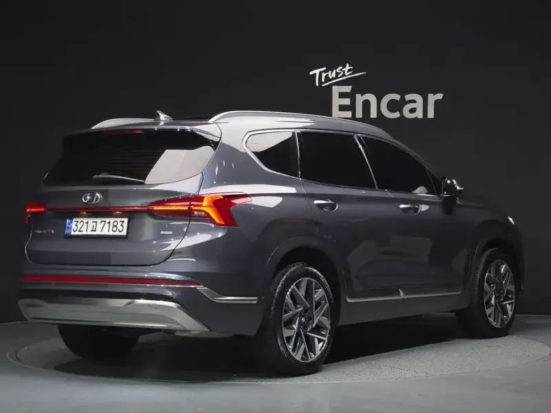 2023 Hyundai Santa Fe с пробегом 18 165 км