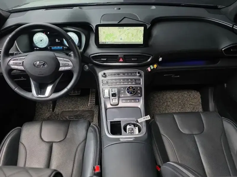 2023 Hyundai Santa Fe с пробегом 18 165 км