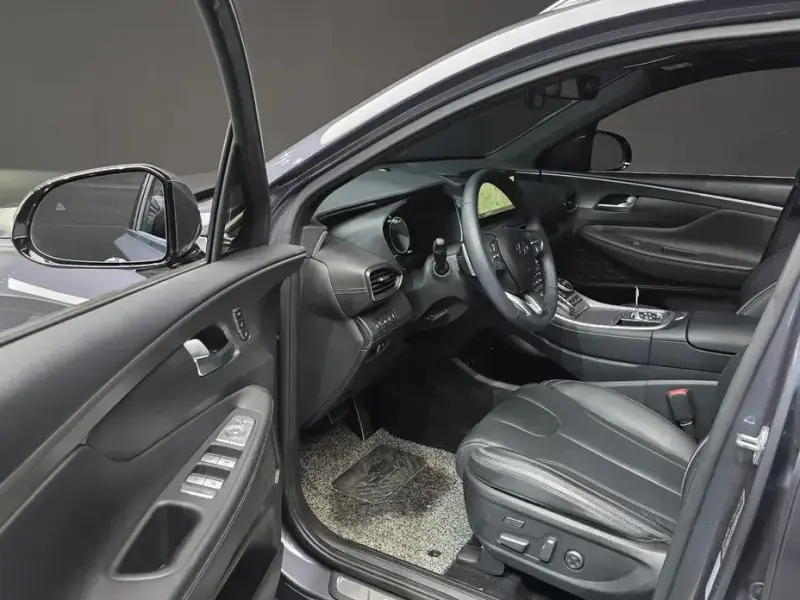 2023 Hyundai Santa Fe с пробегом 18 165 км