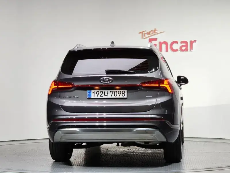 2023 Hyundai Santa Fe с пробегом 19 541 км