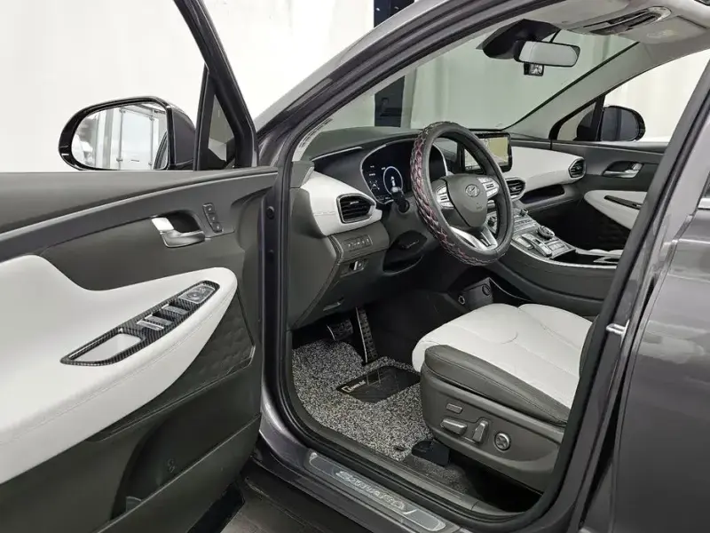 2023 Hyundai Santa Fe с пробегом 19 541 км