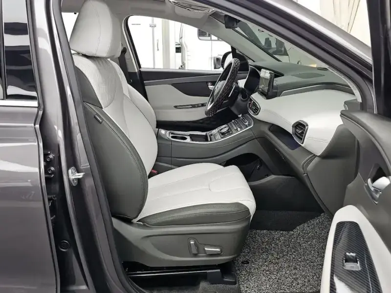 2023 Hyundai Santa Fe с пробегом 19 541 км