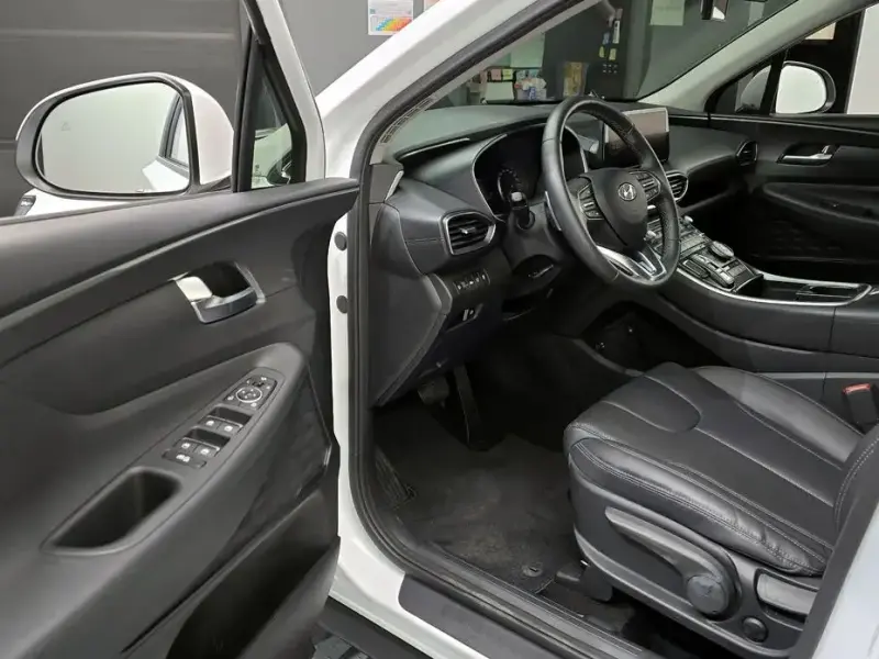 2023 Hyundai Santa Fe с пробегом 23 131 км