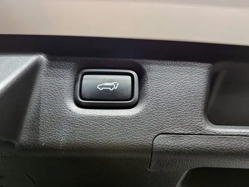 2023 Hyundai Santa Fe с пробегом 23 131 км