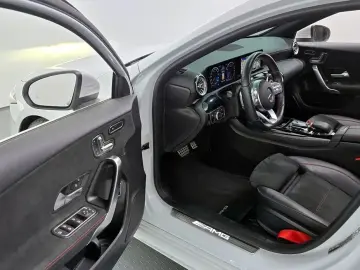 2021 Mercedes-Benz A-Класс с пробегом 65 826 км
