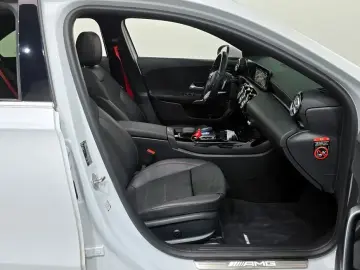 2021 Mercedes-Benz A-Класс с пробегом 65 826 км