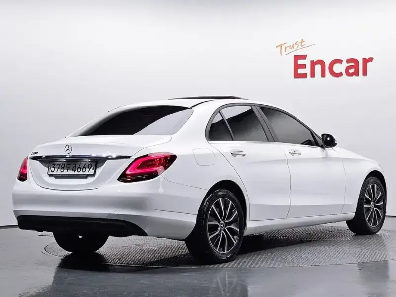 2020 Mercedes-Benz C-Класс с пробегом 69 743 км