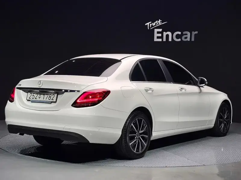 2019 Mercedes-Benz C-Класс с пробегом 64 337 км