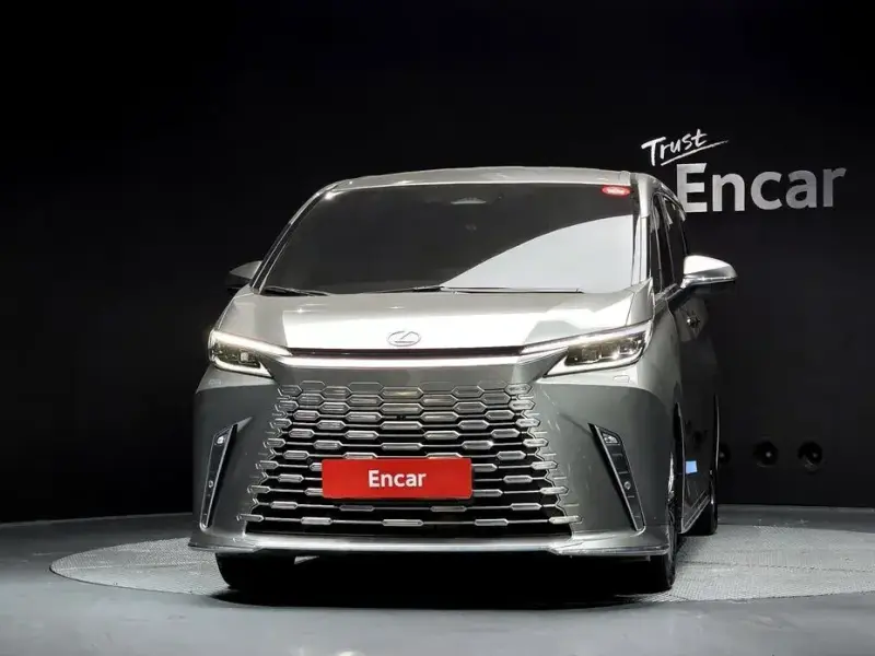 2024 Lexus LM с пробегом 34 598 км