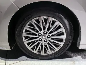 2024 Lexus LM с пробегом 34 598 км