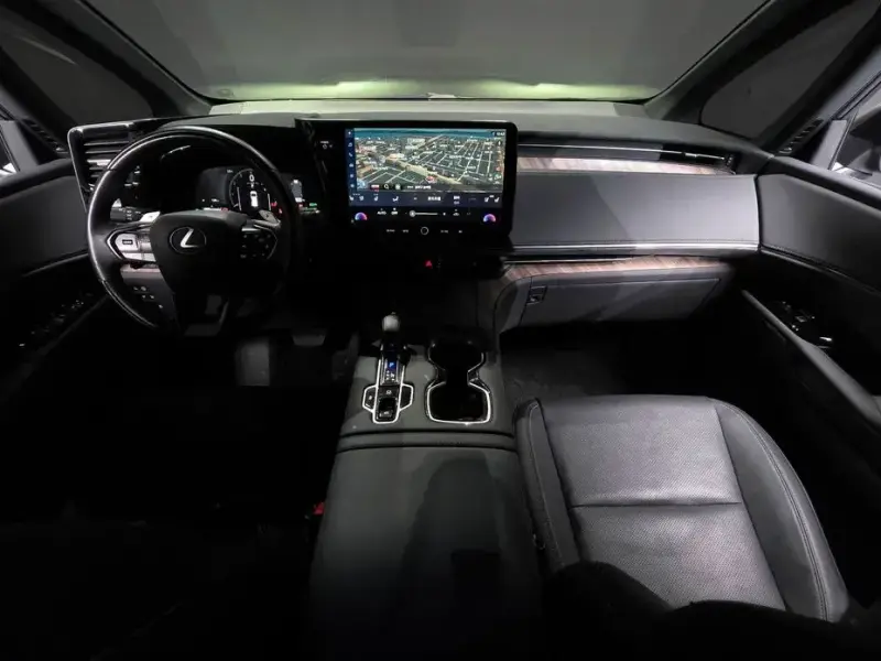 2024 Lexus LM с пробегом 34 598 км