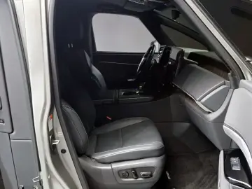 2024 Lexus LM с пробегом 34 598 км