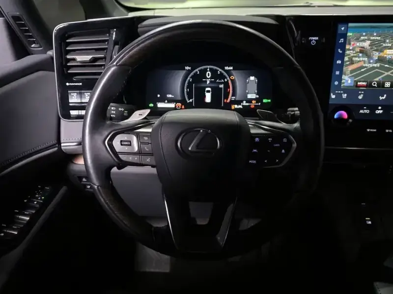 2024 Lexus LM с пробегом 34 598 км