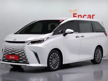 2025 Lexus LM с пробегом 18 252 км