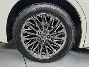 2025 Lexus LM с пробегом 18 252 км