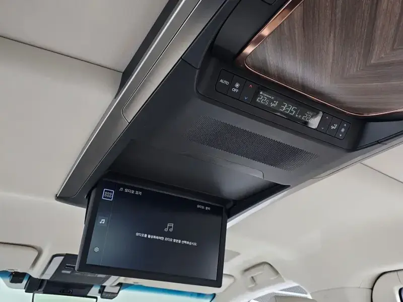 2025 Lexus LM с пробегом 18 252 км