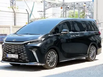 2024 Lexus LM с пробегом 11 300 км