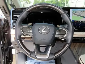 2024 Lexus LM с пробегом 11 300 км