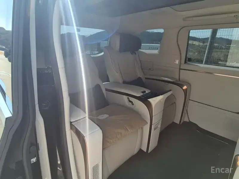 2024 Lexus LM с пробегом 35 768 км