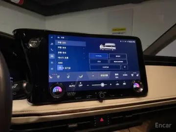 2025 Lexus LM с пробегом 12 800 км