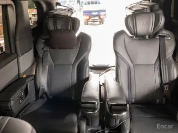 2024 Lexus LM с пробегом 39 000 км