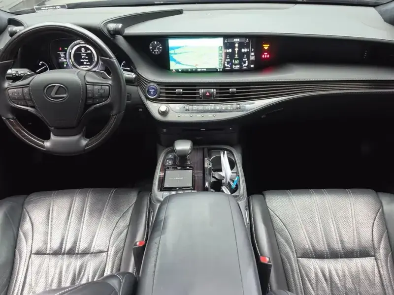 2019 Lexus LS с пробегом 111 138 км