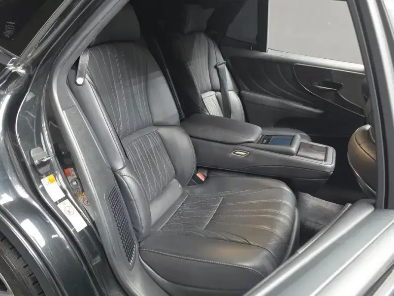 2019 Lexus LS с пробегом 111 138 км