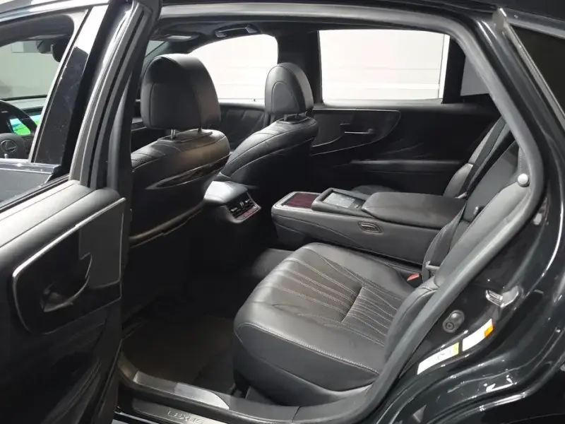 2019 Lexus LS с пробегом 111 138 км