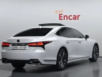 2022 Lexus LS с пробегом 48 100 км
