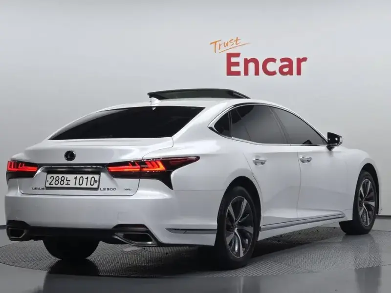 2022 Lexus LS с пробегом 48 100 км