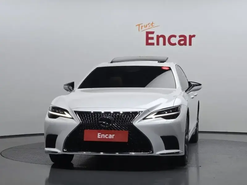 2022 Lexus LS с пробегом 48 100 км