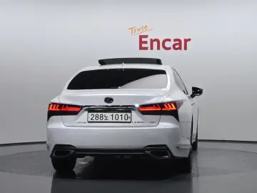 2022 Lexus LS с пробегом 48 100 км