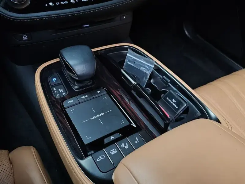 2022 Lexus LS с пробегом 48 100 км