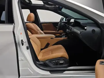 2022 Lexus LS с пробегом 48 100 км