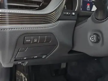 2022 Lexus LS с пробегом 48 100 км